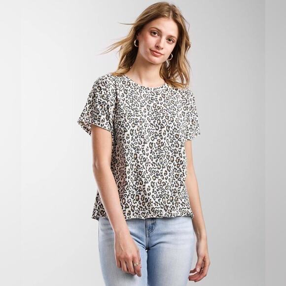 WHITE CROW Buckle Leopard Print Pocket Tee Neutral Cheetah Graphic T-Shirt | XS - Picture 2 of 8